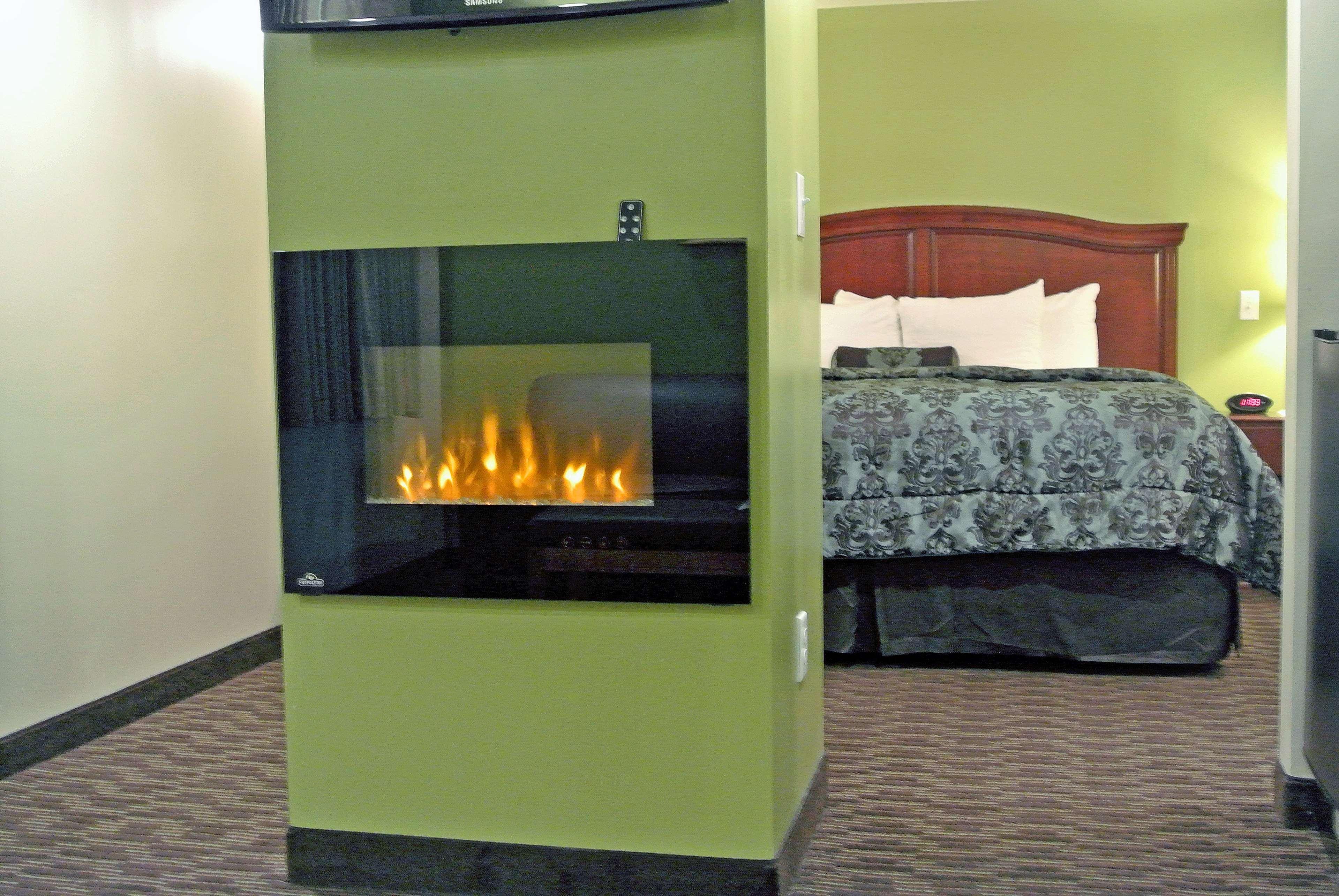 Best Western Plus Cold Spring Plymouth Exterior photo