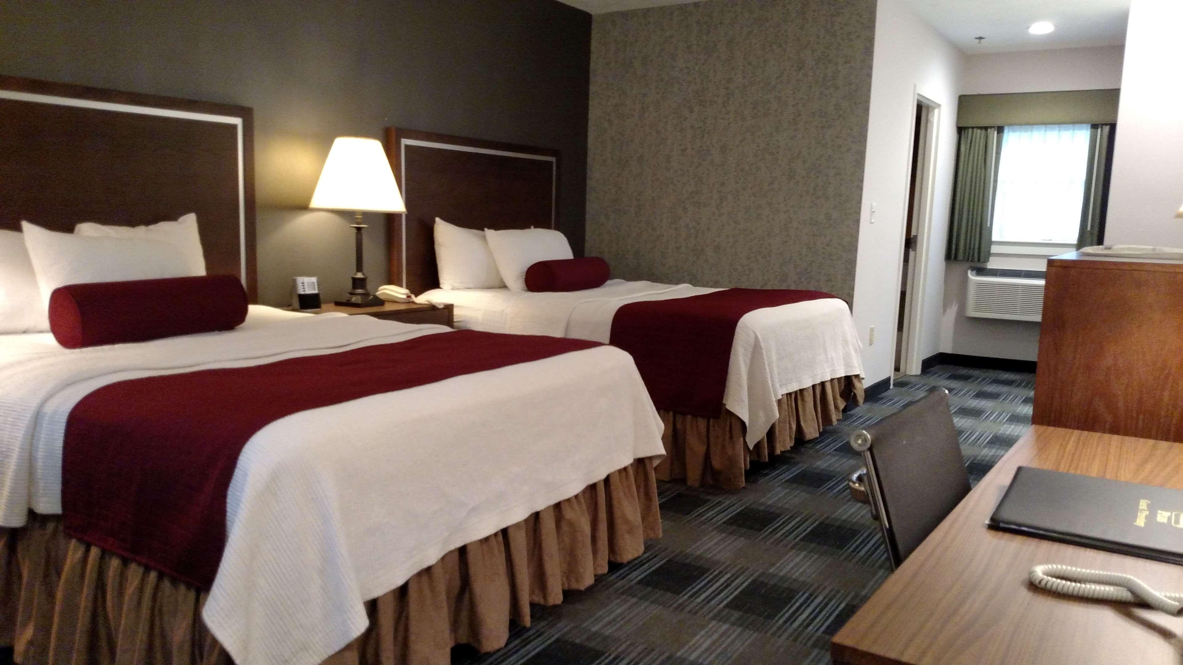 Best Western Plus Cold Spring Plymouth Exterior photo
