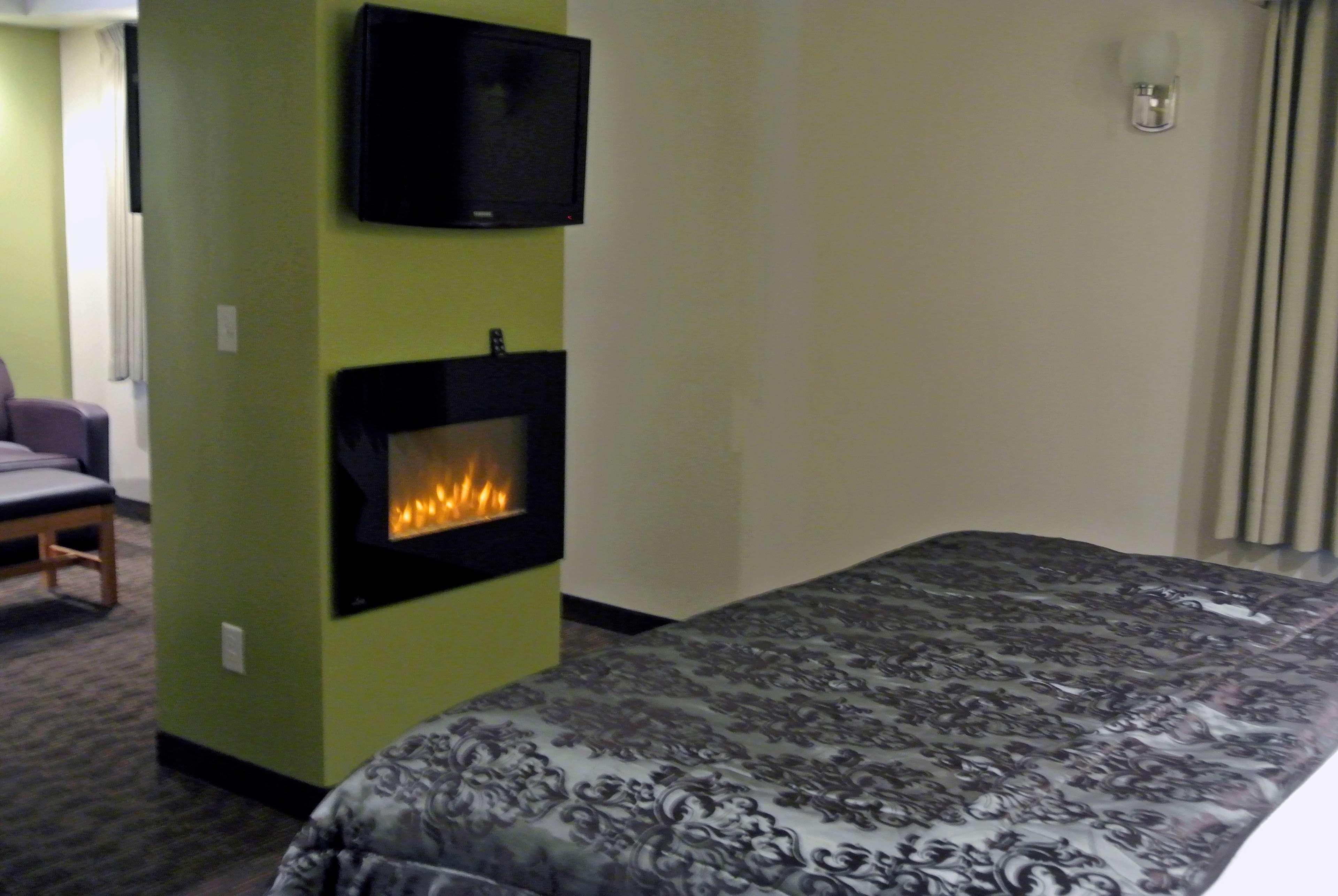 Best Western Plus Cold Spring Plymouth Exterior photo